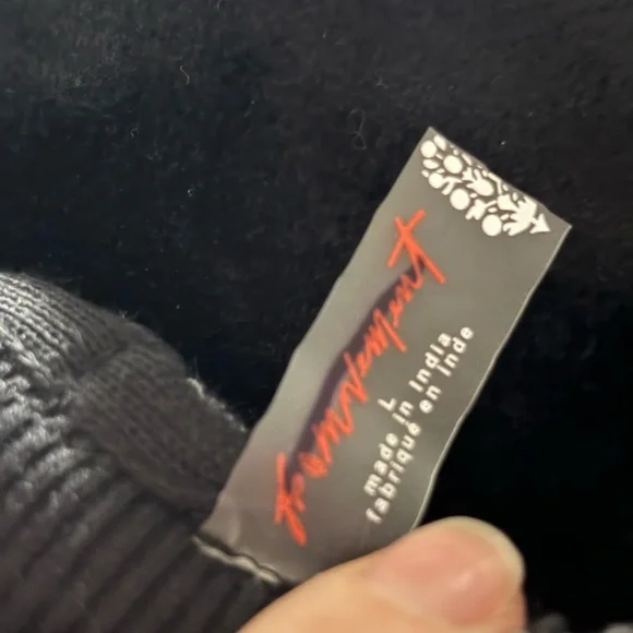 NWOT Free People Movement Sandstorm hoodie in black - L - Picture 11 of 13